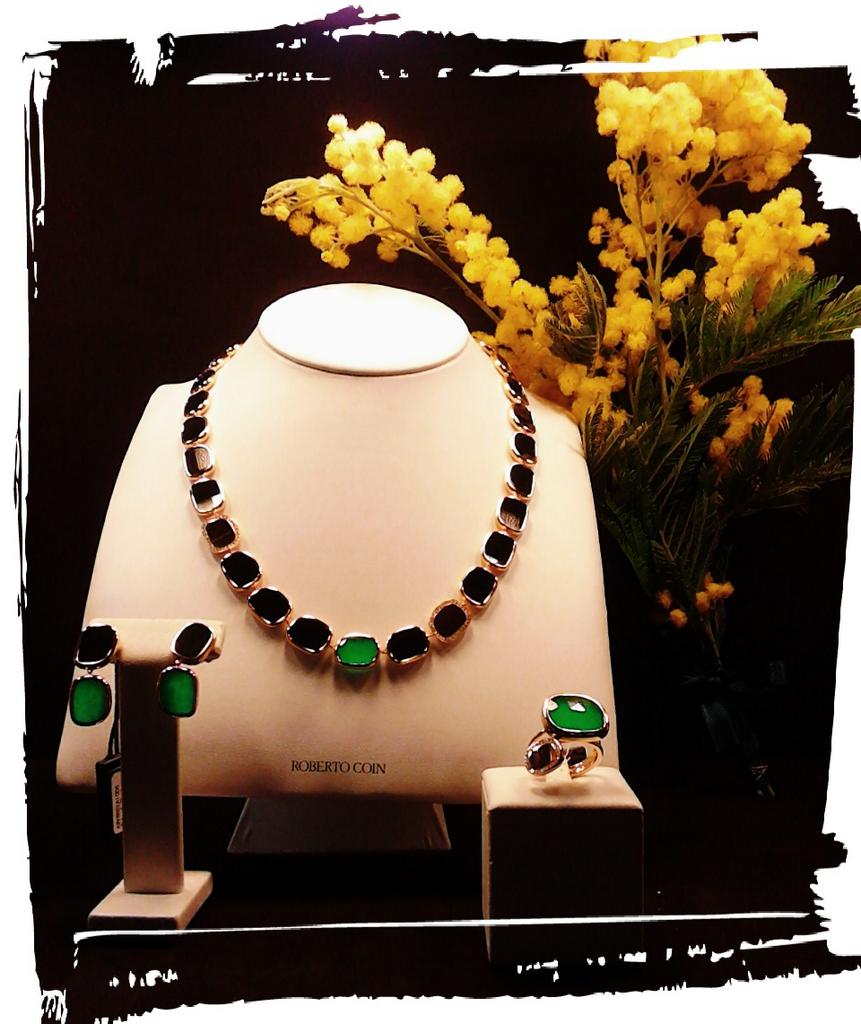 BoncompagniVe's tweet photo. 8 marzo...auguri a tutte le donne.#HappyWomensDay  #jewelry #jewel #womansday http://t.co/g4f5NqqNlD