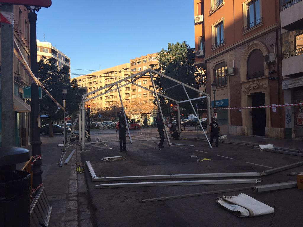 OnlyEvents's tweet image. Siguiente carpa del dia. Falla Perez Galdos - Maestro Sosa en proceso.