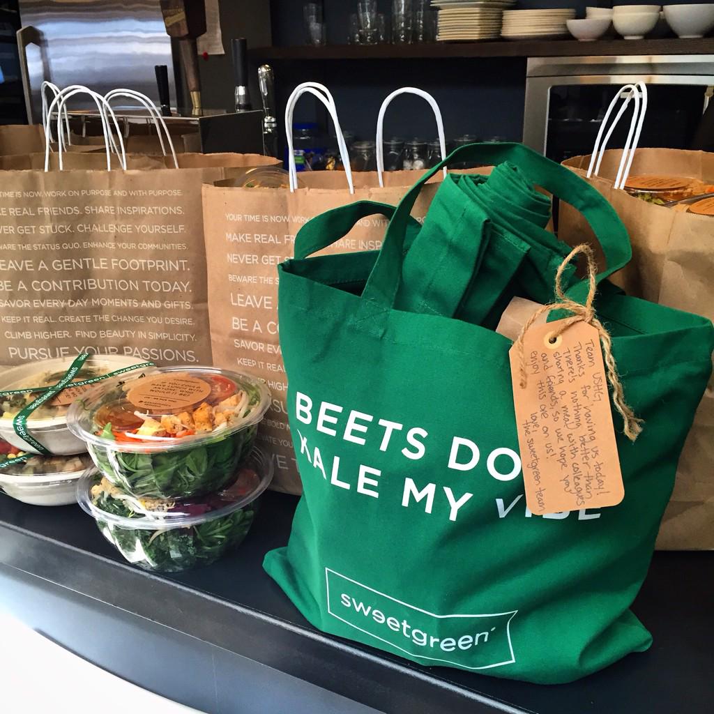 USHGNYC's tweet image. Dear @sweetgreen thank you for the sweetest surprise lunch today! Our team is eternally grateful. #ushgworks