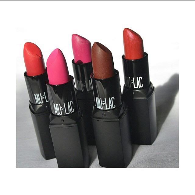 TheWaves02's tweet photo. @MulacCosmetics ma quanto sono belli i rossetti??? Stra curiose di provarli😍😍 http://t.co/9GqUskZ5mR