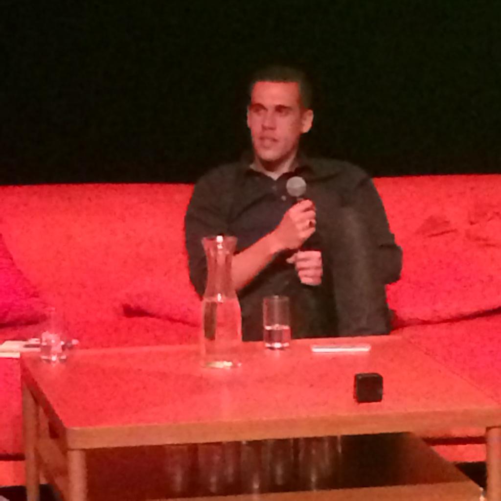 SookBuer's tweet photo. @RyanHoliday on #growthhacking marketing - anything that gets users into a business and keeps them. @Bylarminteract http://t.co/R5SKlPfXfD