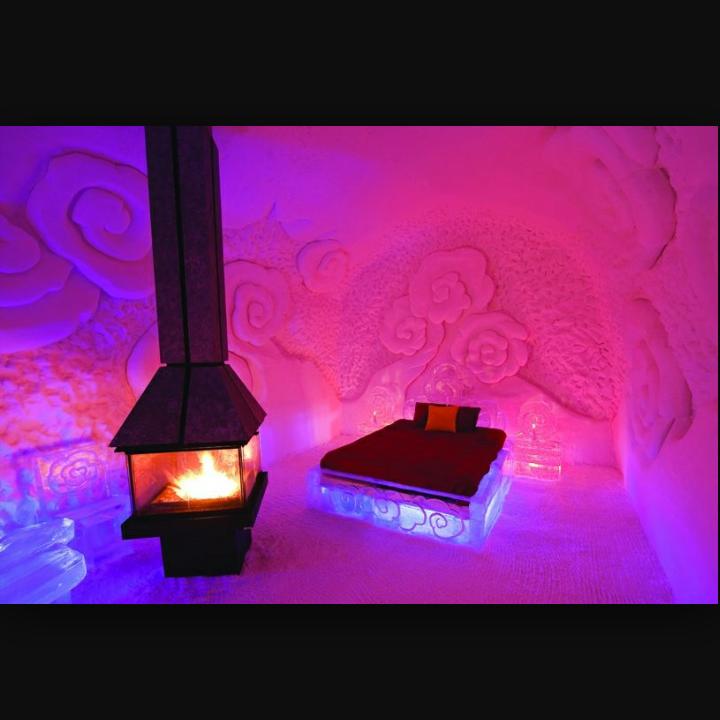LeCarnaval_QC's tweet photo. Voici un avant-goût des chambres à l'hôtel de glace! http://t.co/UuU2BD6B4o