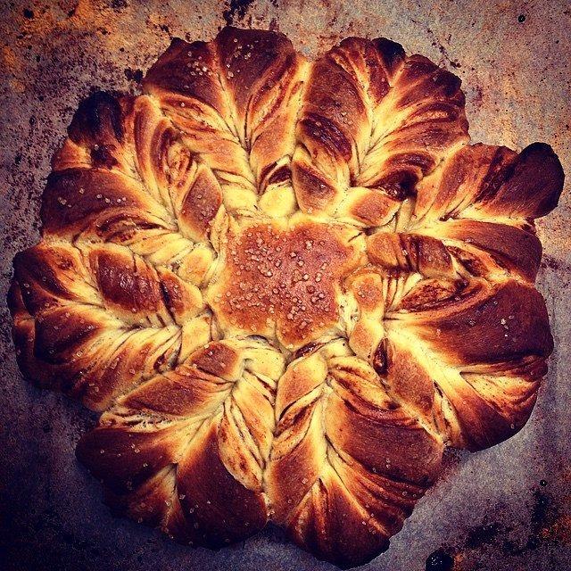 BreadByUs's tweet image. This just happened! Cinnamon sugar #starbread. One available today. $22.