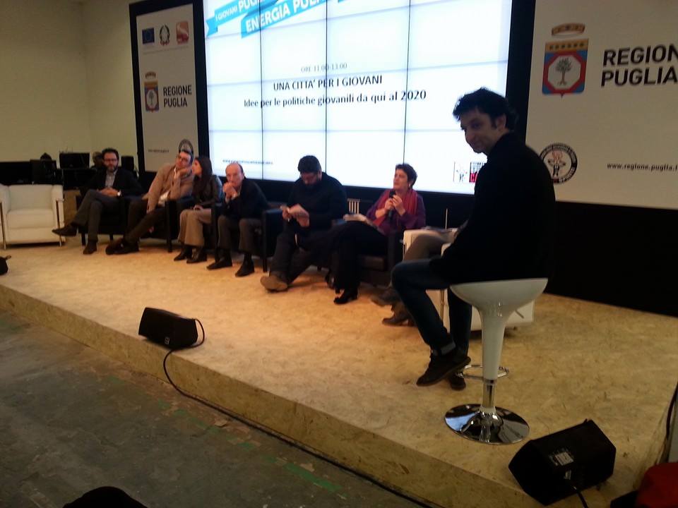 Matera2019's tweet photo. Anche #mt2019 con @quentinatara al @BSCamp2015 Una città per i giovani: energia pulita!  (ph @Elaborazioni) http://t.co/iNkJc1bQNC