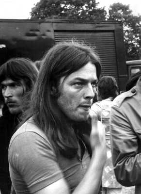 HAPPY BIRTHDAY MR. DAVID GILMOUR! 
South America waiting... We love your music! 