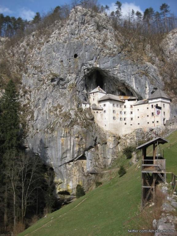 AmzEarthPics's tweet photo. Predjamski Castle #predjamski #castle #earth #nature #photos http://t.co/PRqR73GXeA