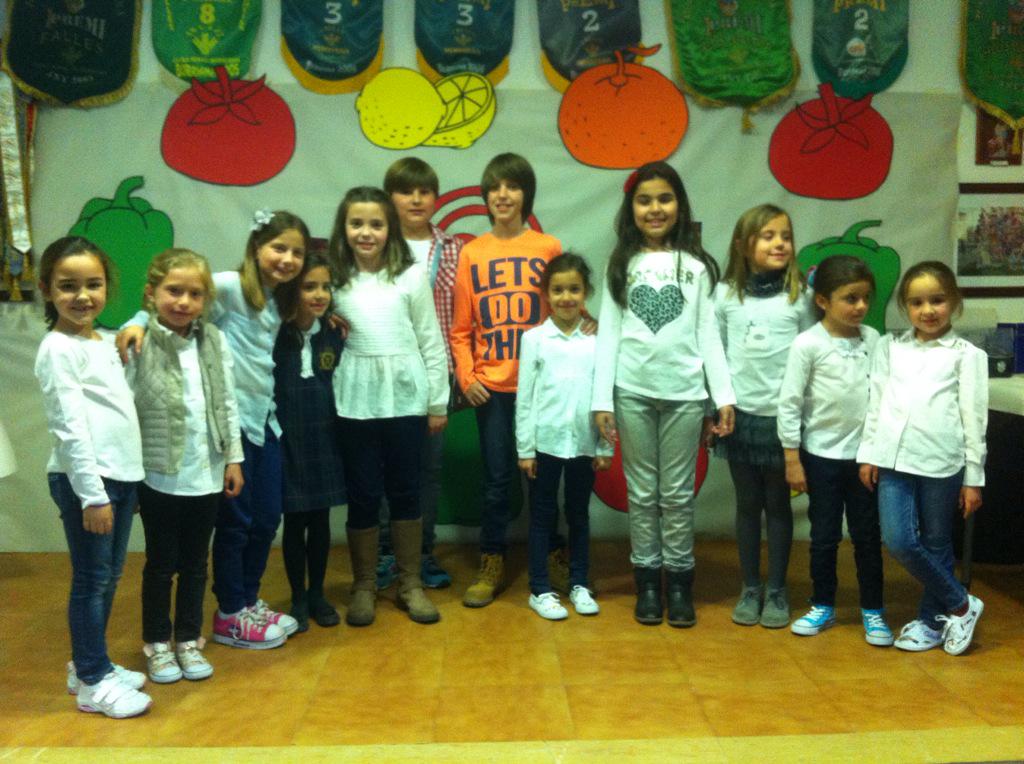 Nuestras falleritas han podido merendar con <a href="/ManuelMCJ2/">Manuel MCJ2</a>. Gracias a Carmen Doménech por la invitación!!!