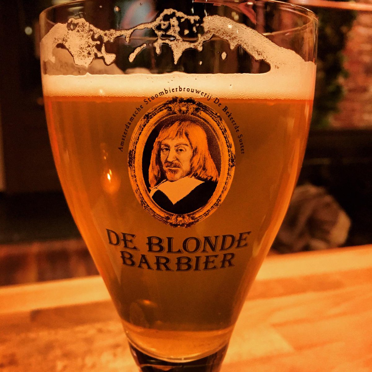 Happy weekend! (@ De <a href="/BekeerdeSuster/">De Bekeerde Suster</a> in Amsterdam, Netherlands) swarmapp.com/c/1pHfFPAnEi6