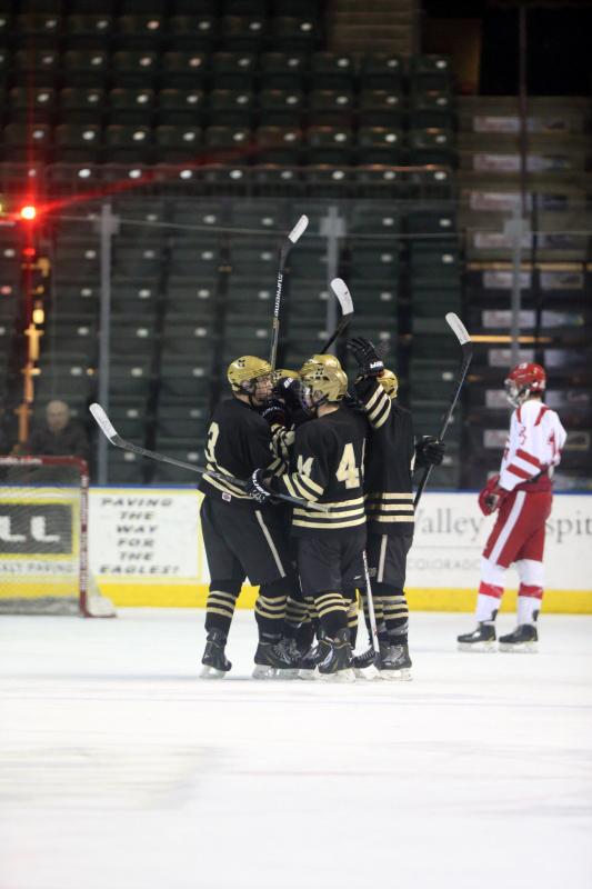 Good luck to hockey in the STATE CHAMPIONSHIP!  <a href="/mvanhaute/">Mike Van Haute</a> @bvanhaute94 @A_WaG_97 <a href="/adam_tybs/">Adam Tybor</a> <a href="/keojamieson/">Keo Jamieson</a> <a href="/Franny_52/">Franny Churches</a>
