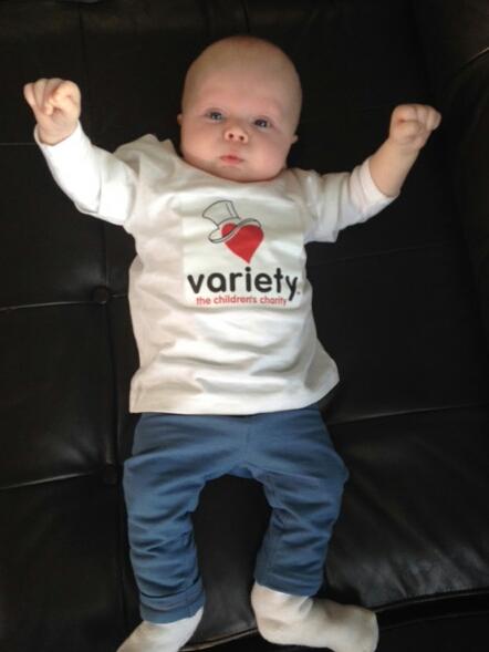 LynStaunton's tweet photo. Look at this little cutie, our youngest supporter @VarietyGB .Seen her today @HiltonMCR with mum Fiona &amp; dad Graham http://t.co/ON2Zn5nOZm