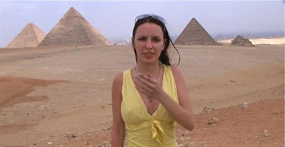 f_tibaa's tweet photo. صور ممثلة الفيلم الإباحي فى الأهرامات
http://t.co/Kaj1NvpVTd http://t.co/pe8kqE8M7m
