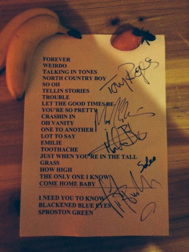 Tim_Burgess's tweet photo. Signed setlist anyone (fruit not included). Retweet &amp; I'll pick a winner before we hit the stage tomorrow x x http://t.co/j6Iw0rdWK0