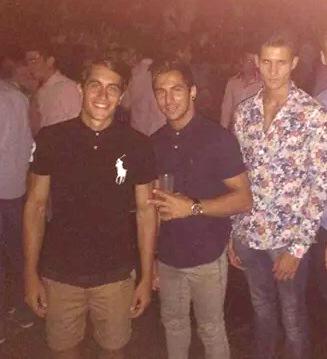 Cri_Pineda's tweet photo. “Casi todas las personas son tan felices como preparan su mente para serlo”. #ThugLife #Mamaluneros http://t.co/KBHNGrZdzM