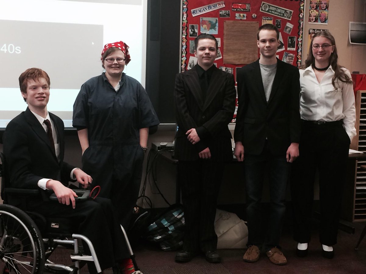 MollySiebs's tweet photo. Decades presentations = day makers! http://t.co/bWpEQMpSaS