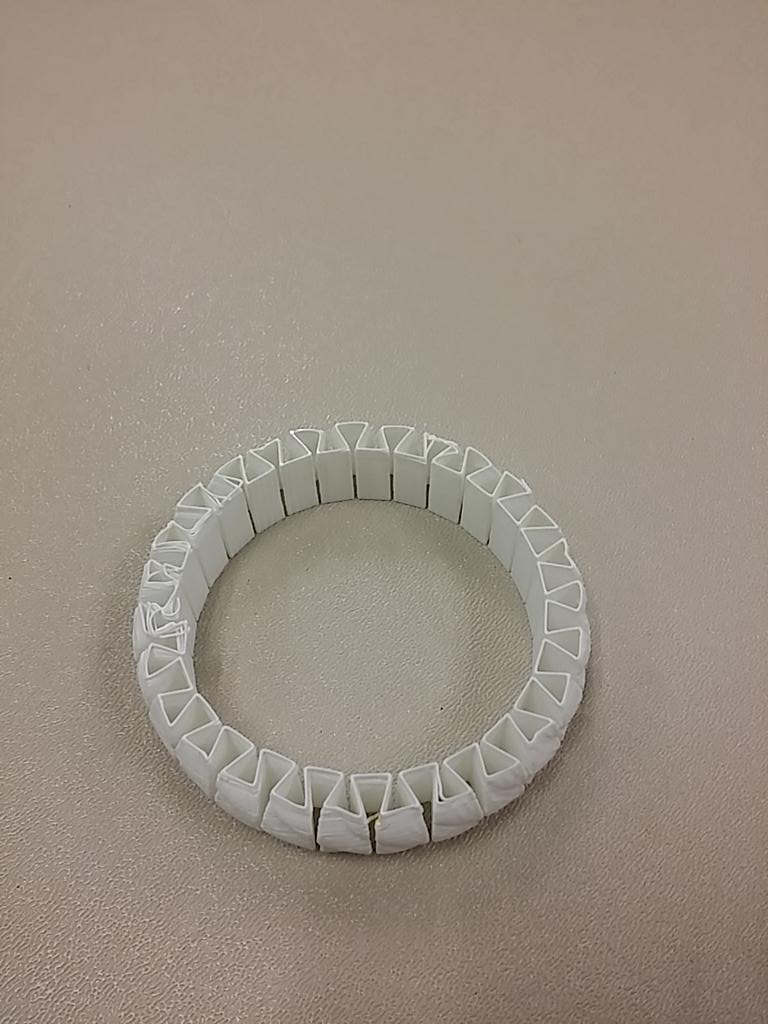 kwallaceles's tweet photo. 3d printed bracelet. #awesome #stemgs2015 @LEStitleone @OdiePatricia http://t.co/6ljjcA3Yaw