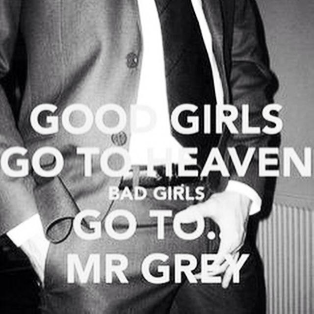 Movienight. Languit op de bank, hapje, drankje en #MrGrey We zijn benieuwd! #FiftyShades #FiftyShadesOfGreyTheMovie