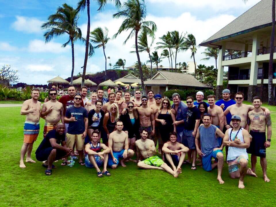 AMPRelentless's tweet photo. #AMPRelentless family in #Hawaii. #Travel together and live the #RLife together with amazing coworkers and #career! http://t.co/mQpqw0RtdF