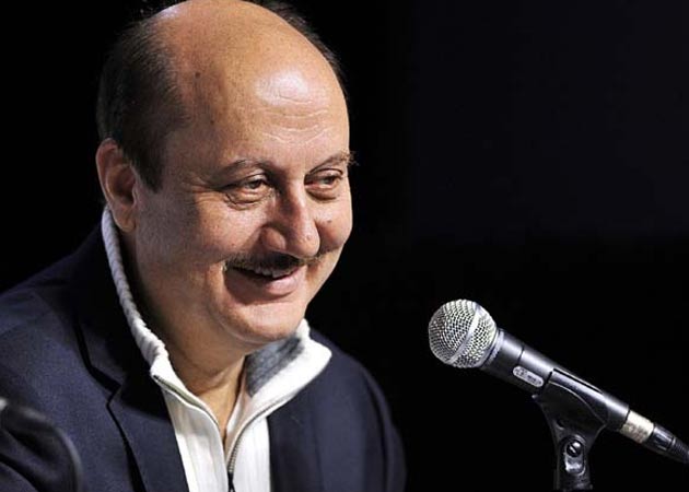 Happy Birthday Anupam Kher! Aap inhe serious YA comedy waale roles mein dekhna pasand karte hain? 
