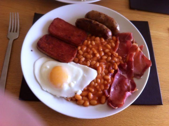 NMPlastering's tweet photo. Lucky to have some fantastic customers. One made us lunch today while we were working.  Slow afternoon! #iLoveHD http://t.co/IMQFsIovqI