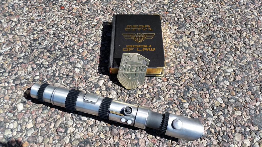 TheRealCyberelf's tweet photo. Off to Work
#JudgeDredd #StarWars #JediJudge http://t.co/RwgM8VcQNF