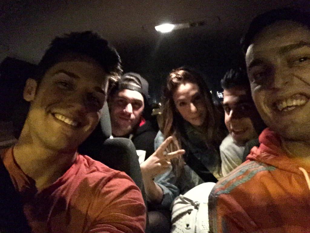 AlbertoSantana_'s tweet photo. Hoy en @Lapistaselaya ,@bareldujo y @EclipseSelaya con Erik &amp; Steisy,y mañana en @KubeTafallaoff con @ortiz872riky 😏😘 http://t.co/dbfazkPSyC