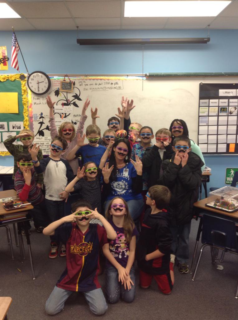 MinixAmy's tweet photo. My class of Martians surprised me with birthday party! http://t.co/BciH3Q8tmy