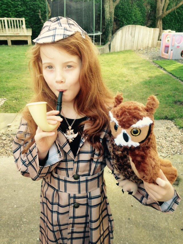 beckyvanstone's tweet photo. Awful aunty for world book day 😃 http://t.co/YnQMuUdpCc