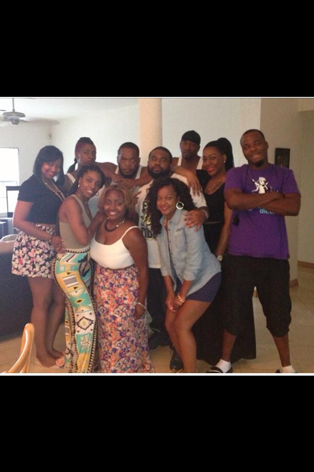 msjerseygrl's tweet photo. “@UPT_HJ: 😒“@msjerseygrl: TheFam#1 @EliteManager @haztv @_Peez_ @MrMikeJay @iROCK_BITCHES @LifeByDesi http://t.co/oNKAnNwXBk”” my bad pooh😘