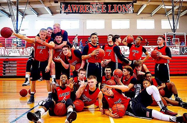 jayye_two's tweet photo. Last time playing in the Jungle tonight! It's come so fast I'm gonna miss it! Love y'all! #ForCoachA #RoadToState🏀🐾🏆 http://t.co/NVPR7Vj10O