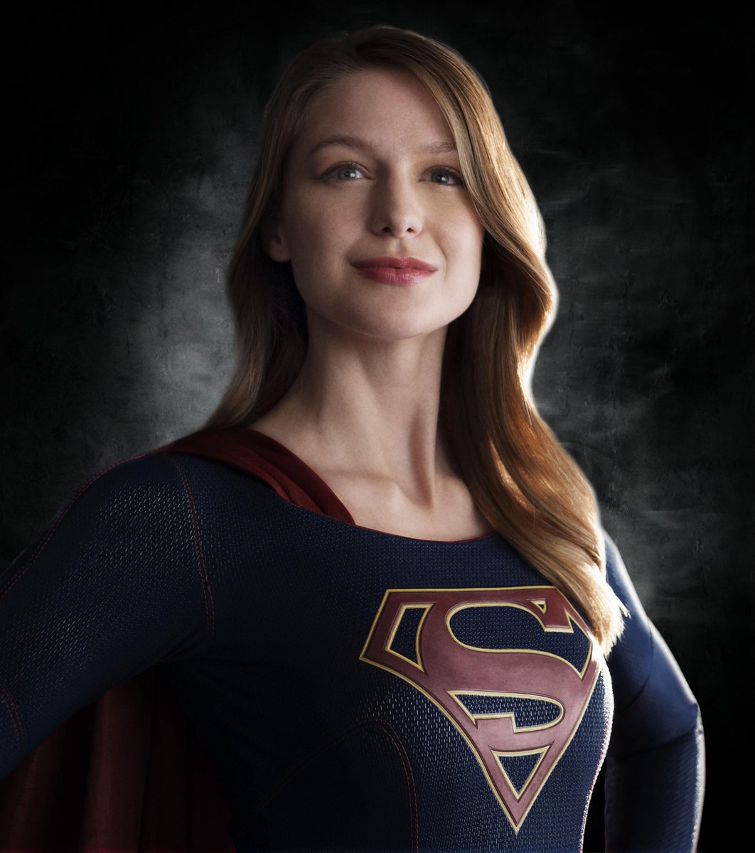 First Look At SUPERGIRL Costume! B_cVoU_WcAAhw3S