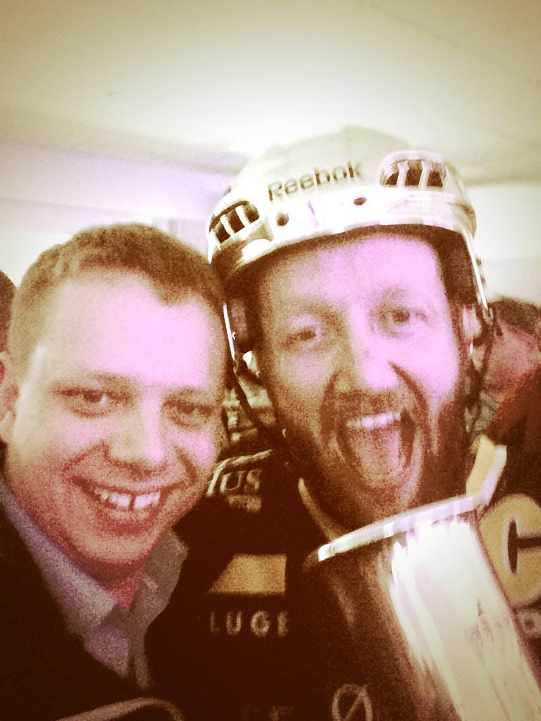 LuckyLSL's tweet photo. En stor spiller i #oilers gir seg etter sesongslutt. Satser Snorre Hallem får med seg sluttspillet så tar me reprise http://t.co/gjgogBVDLo