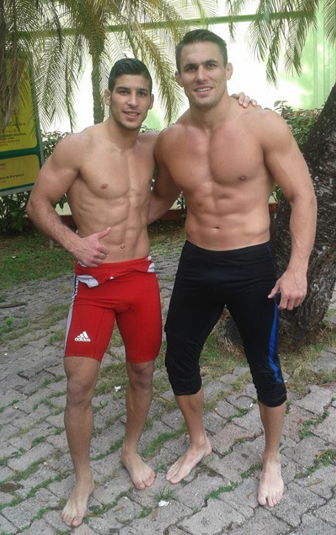 boxjock1978's tweet photo. cualquiera de los dos... #twoHotGuys #becauseWeLoveLycra http://t.co/Aq8S8qOtwF