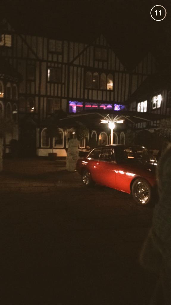 Sxcfruitloop's tweet photo. Had an amazing meal @SheeshChigwell with great company  @CandiJayy http://t.co/RTu5gkPkcH