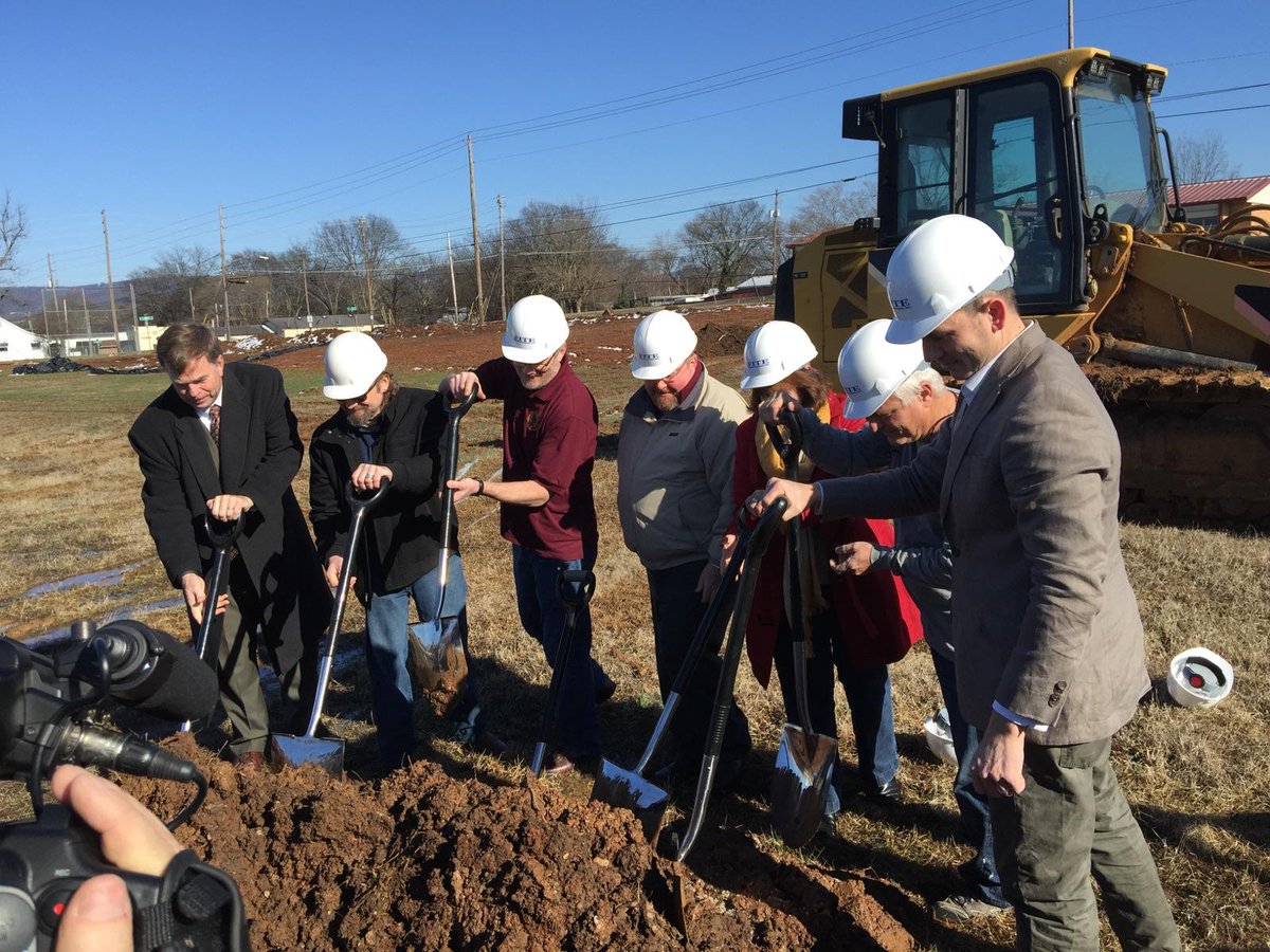 YellowhammerAle's tweet photo. It'official. We just broke ground on new brewery! @TommyBattle #huntsville #beerplex http://t.co/UdYU6eUlBs