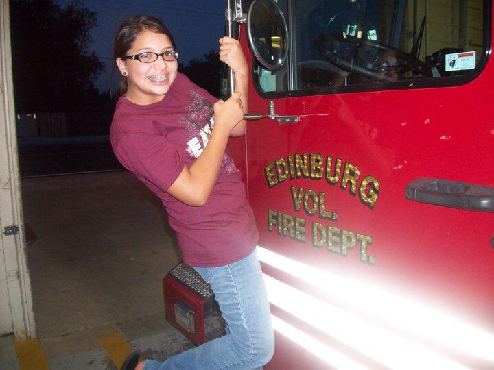 DanniRaelyn's tweet photo. 🚒🚒🚒🚒🚒 @dbueno64 http://t.co/56FDx9tsmU