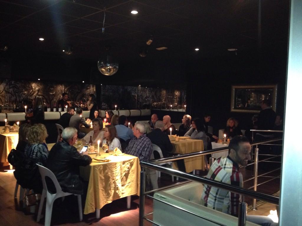 DubaiDiscoteca's tweet image. Comienza nuestra 1a. cena "DELICATESSEN"