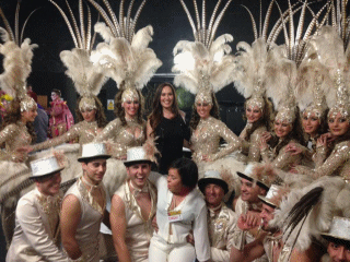 RosarioMohedano's tweet photo. En Águilas con la Peña del Carnaval #Serpentina! Preciosos http://t.co/9gTuHAqI1r