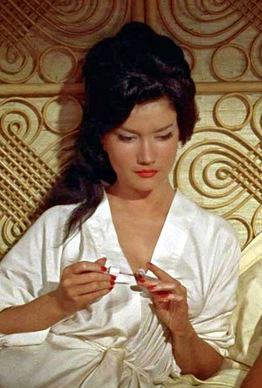femmes_de's tweet photo. #DrNo #BondGirl Zena Moyra Marshall (1 January 1925, Nairobi, Kenya- 10 July 2009, London, England, UK) #fashion http://t.co/UpzGQE5VDP