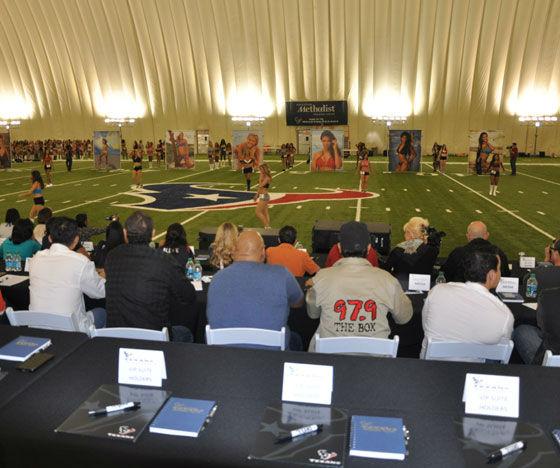 TexansCheer's tweet photo. Tweet your FAVORITE Houston Radio/TV personalities w/ #HTCMedia to have them be a Guest Judge at #HTCTryOuts2015! http://t.co/ShnLEdLQCq