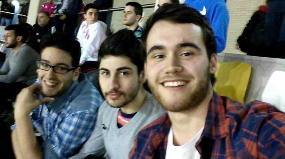 laspalmerasfs's tweet photo. Los jugadores @DanielMarco10 y @freedd12 y el utillero @Marcos_del_Rio han visto la victoria del @DLinkZaragoza http://t.co/YBTwGYxmEz