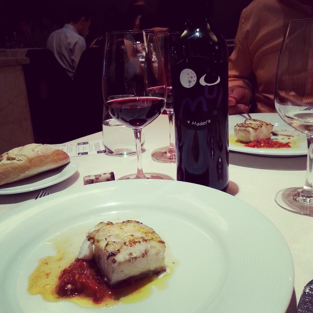 Seguimos con Mú! + Madera acompañado de un bacalao a la parrilla con zorongollo extremeño #maridaje #vino