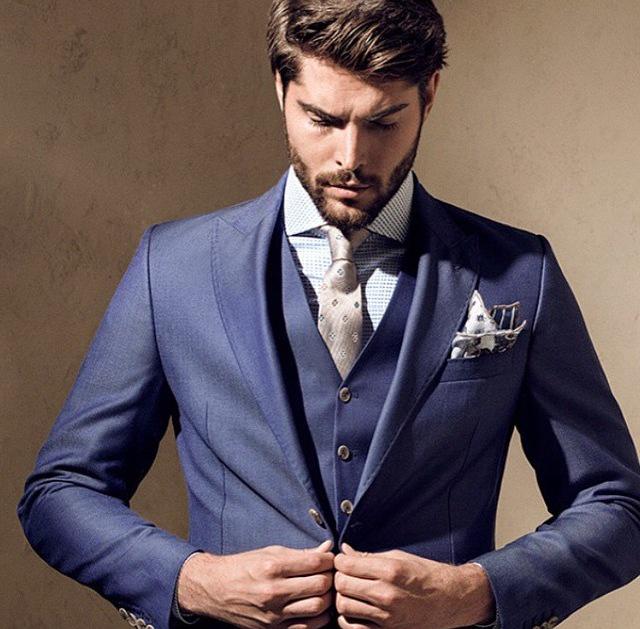 Its_AidenWill's tweet photo. Mr. Grey will see you now http://t.co/R3HpqtyWmh
