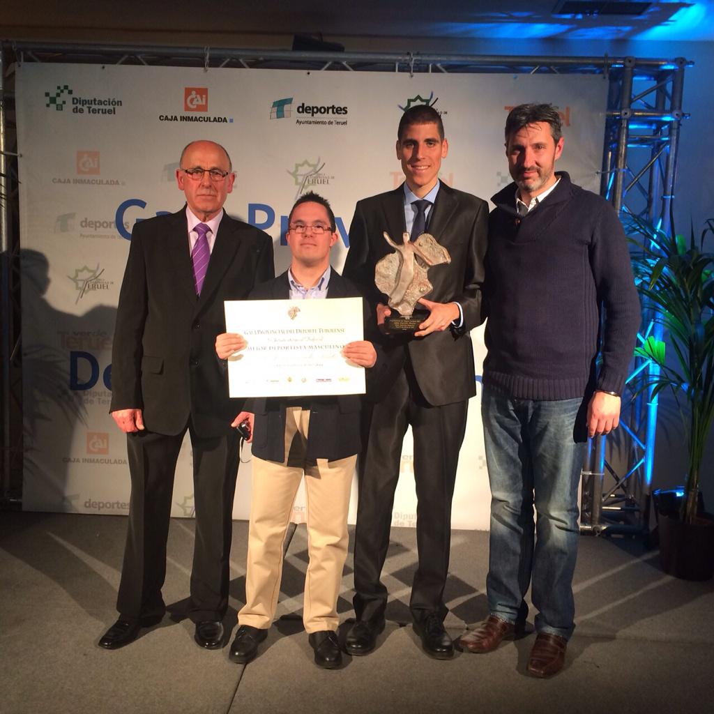 ferretifisio's tweet photo. Es un orgullo que alguien que conoces desde el colegio tenga reconocimientos tan grandes! Enhorabuena @jaime_escriche http://t.co/15qrXRJmDh