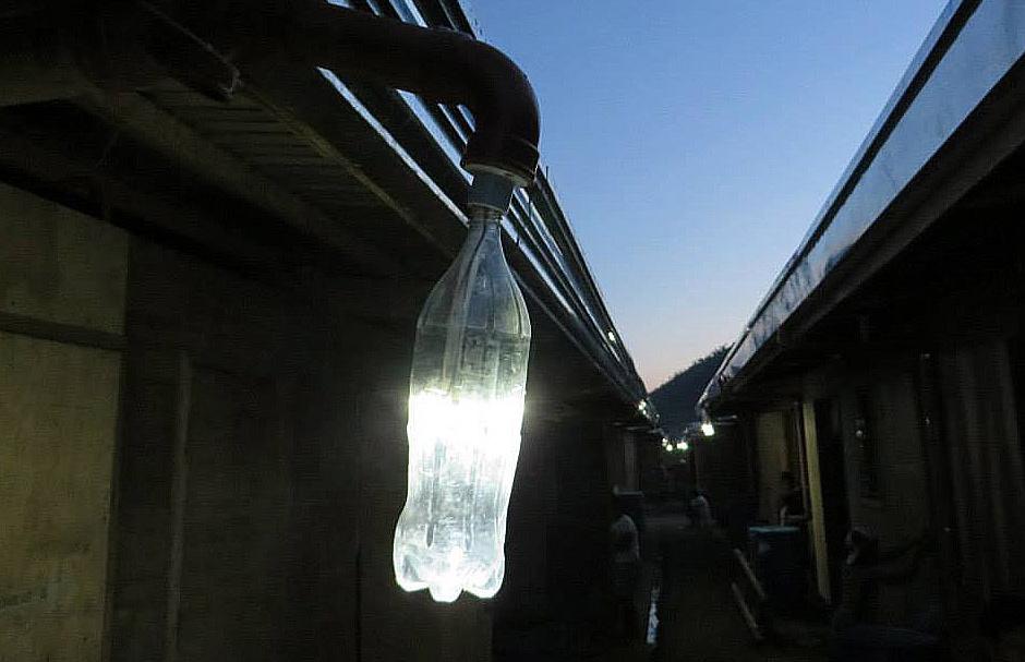 BeaconTechLabs's tweet image. A solar light bulb sounds like something from science fiction, but its creating a revolution!
goo.gl/um4Wuw