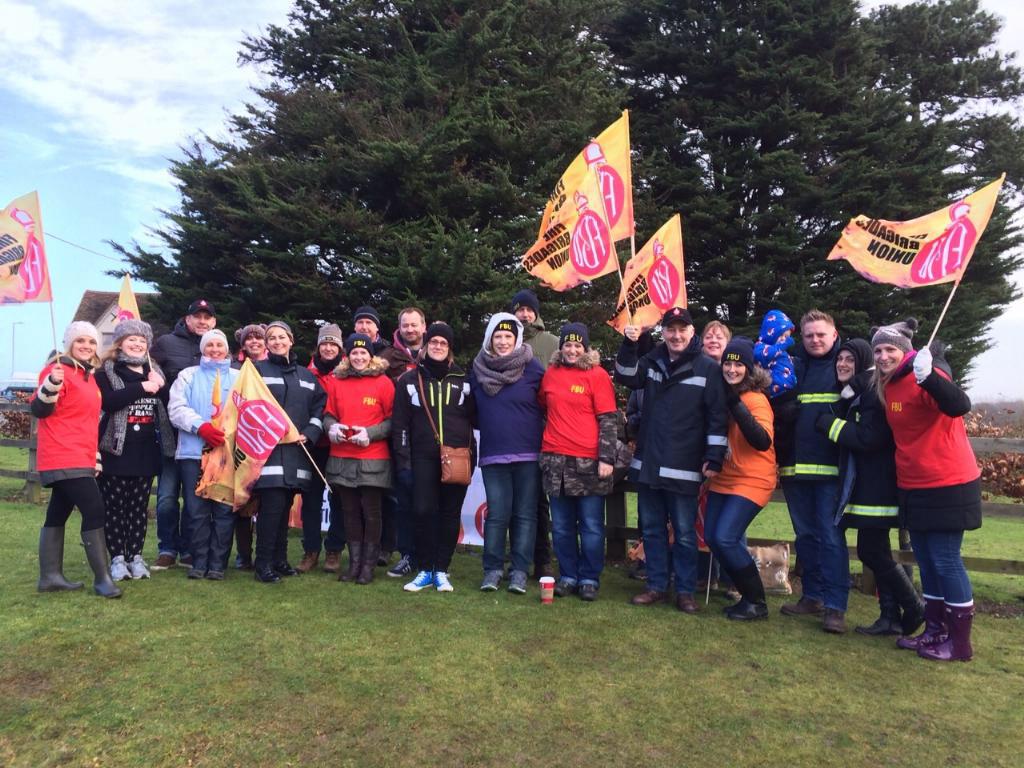 MattWrack's tweet photo. Tougher than most!
Don't mess with our Essex #FBU control members.
#FBUpicket http://t.co/hsdzJIORDX