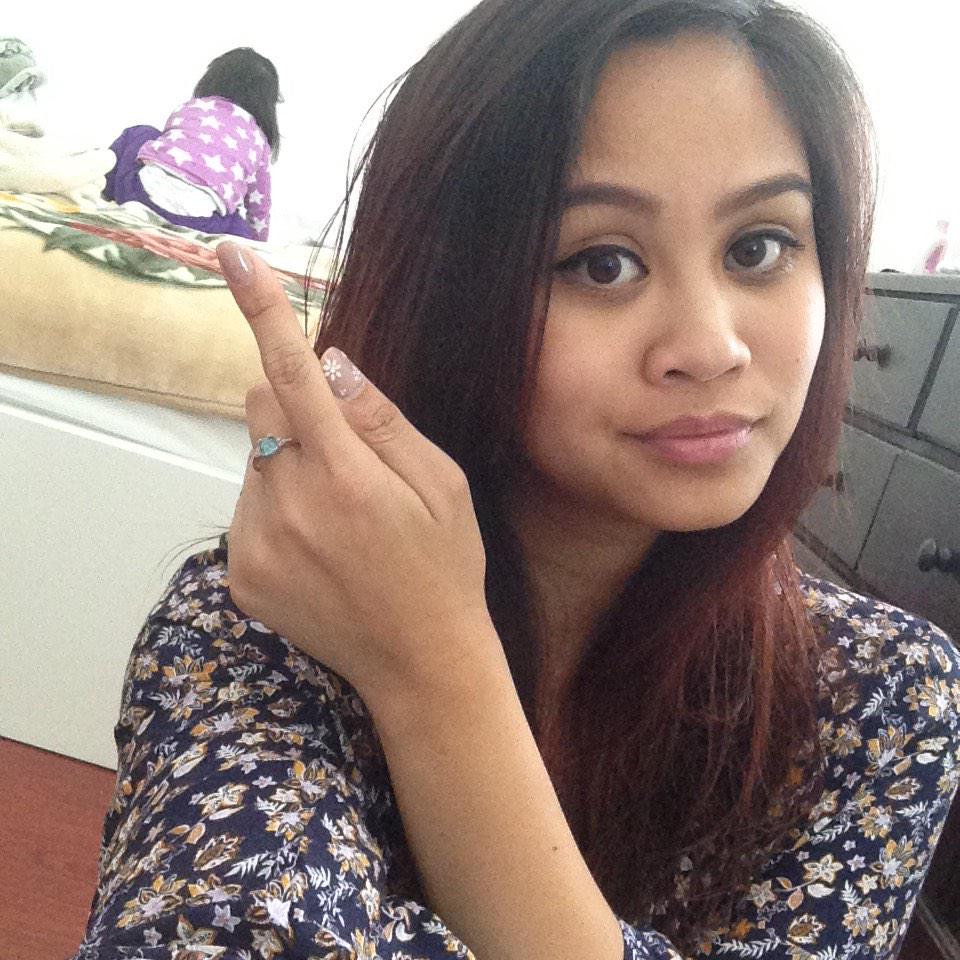 _rachelocampo's tweet photo. Tryna take a selfie and this girl tryna take a poop in my background lol smh #ohriley #mommyprobs http://t.co/PpsJRzKHFk