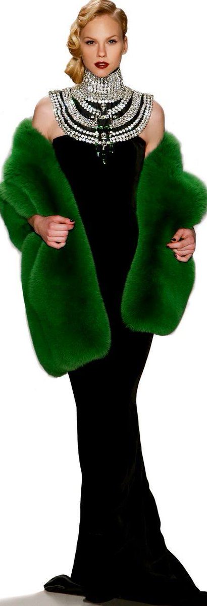 miajuana's tweet photo. Glamour with a touch of green... #fashion #style #glamour #dressesonly #gorgeous http://t.co/U99AP45SyS