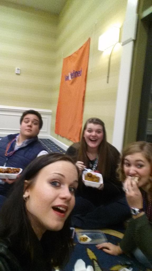 CFEastCoast's tweet photo. Eating dinner real quick before doors open! #iamREdefined http://t.co/QQ3WTQmU6R