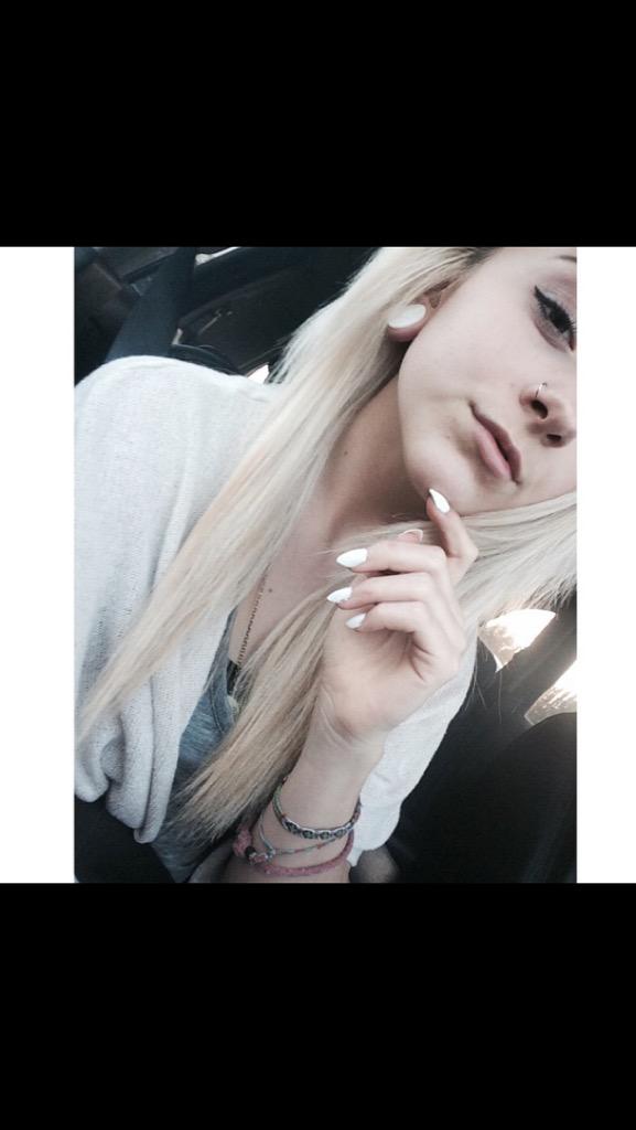 “<a href="/SwirlyDye/">𝒮𝒲𝐼𝑅𝐿𝒴𝒟𝒴𝐸</a>: Quote with your favorite selfie for a shout out”