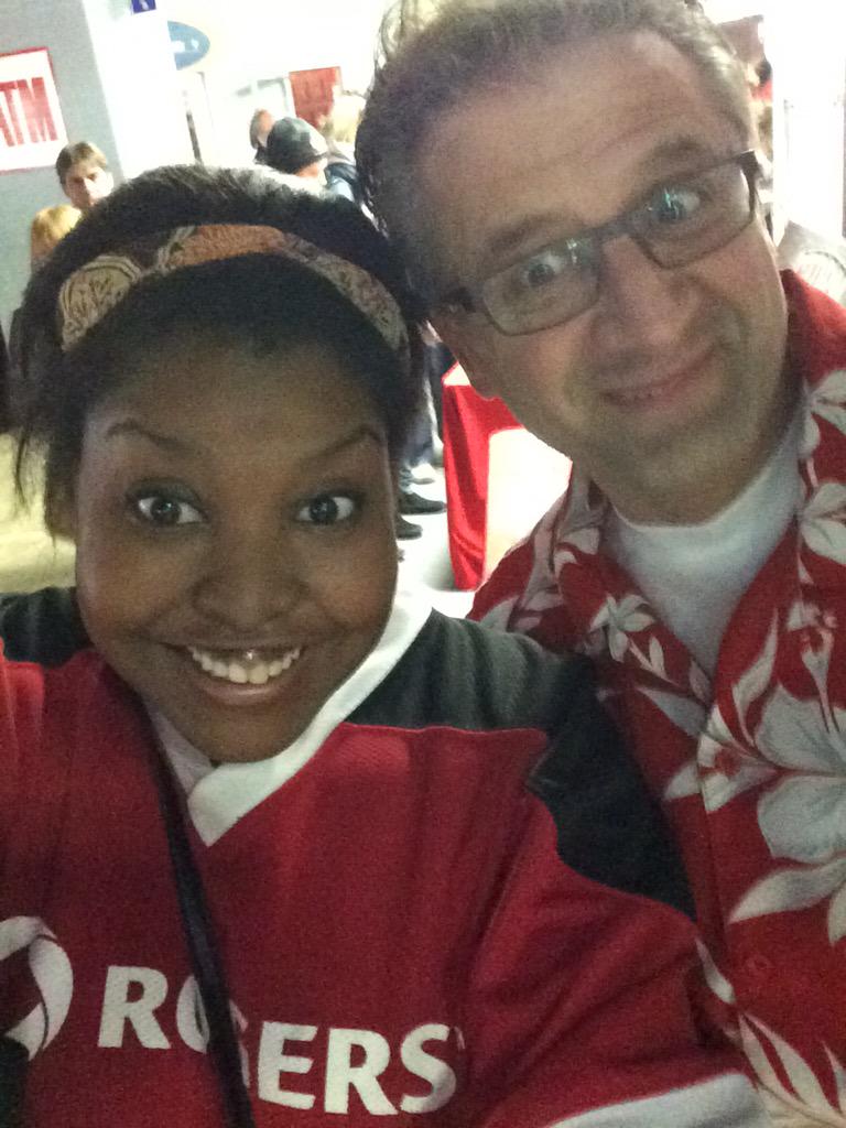 Rogerstv20's tweet photo. @GiovanniPetitti Tweet your #fanselfie for your chance to win an LED TV! Use the hashtags #wevegotgames #fanselfie http://t.co/Bk00a24nsQ